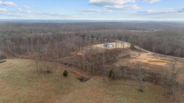 1690 Lucas Ridge, Waverly, TN 37185