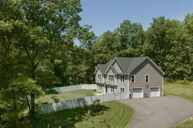 25 Maple Hill Ridge, Red Hook, NY 12571