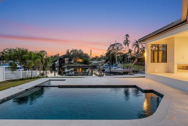 7125 WESTMORELAND DRIVE, Sarasota, FL 34243