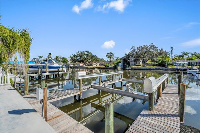 7125 WESTMORELAND DRIVE, Sarasota, FL 34243