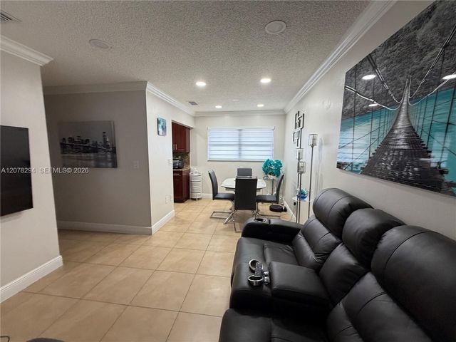 5935 W 26th Avenue 204, Hialeah, FL 33016