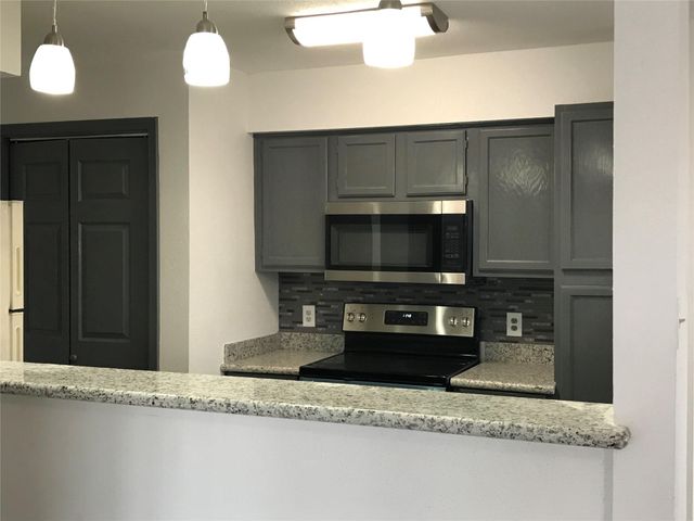 14550 Fonmeadow Drive 1500, Houston, TX 77035