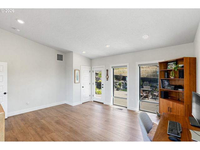 3522 BALM St S, Salem, OR 97302