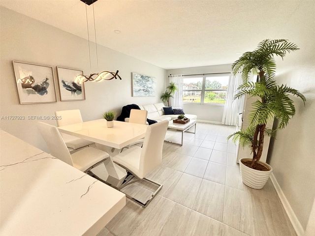 3405 NW 48th Avenue 407, Lauderdale Lakes, FL 33319