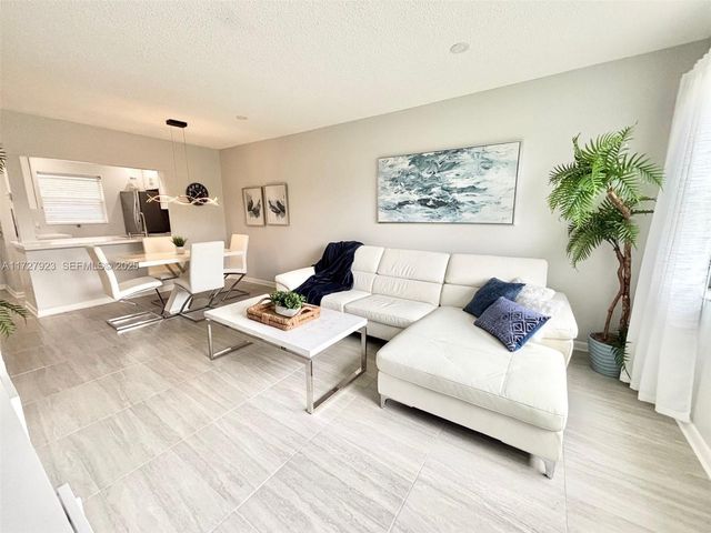 3405 NW 48th Avenue 407, Lauderdale Lakes, FL 33319