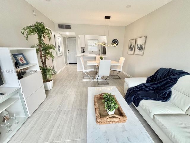 3405 NW 48th Avenue 407, Lauderdale Lakes, FL 33319