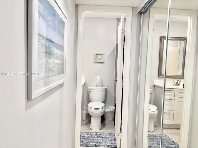 3405 NW 48th Avenue 407, Lauderdale Lakes, FL 33319
