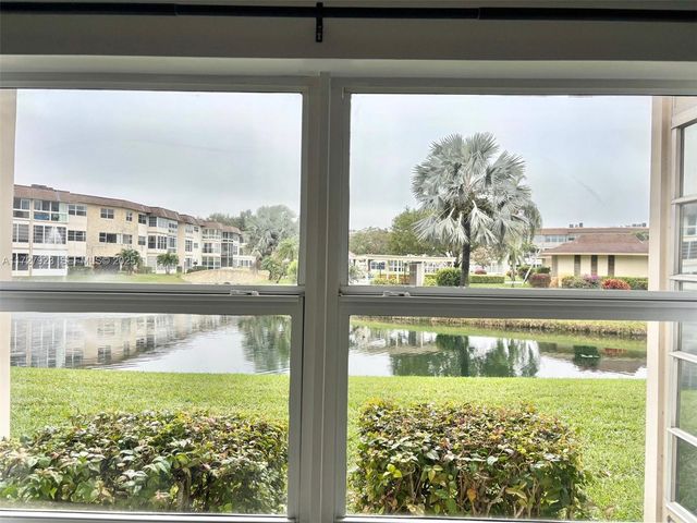 3405 NW 48th Avenue 407, Lauderdale Lakes, FL 33319