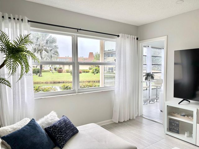 3405 NW 48th Avenue 407, Lauderdale Lakes, FL 33319