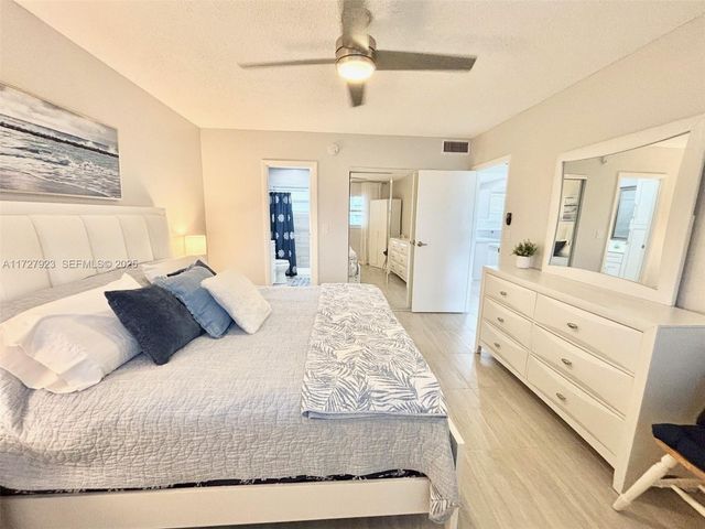 3405 NW 48th Avenue 407, Lauderdale Lakes, FL 33319