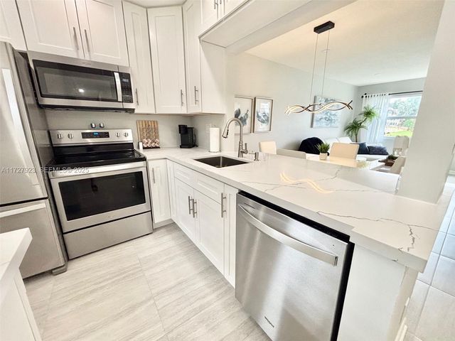 3405 NW 48th Avenue 407, Lauderdale Lakes, FL 33319