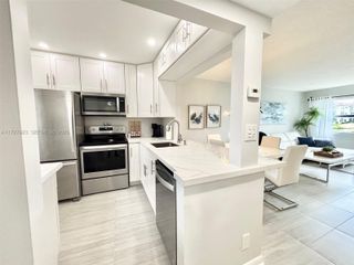 3405 NW 48th Avenue 407, Lauderdale Lakes, FL 33319