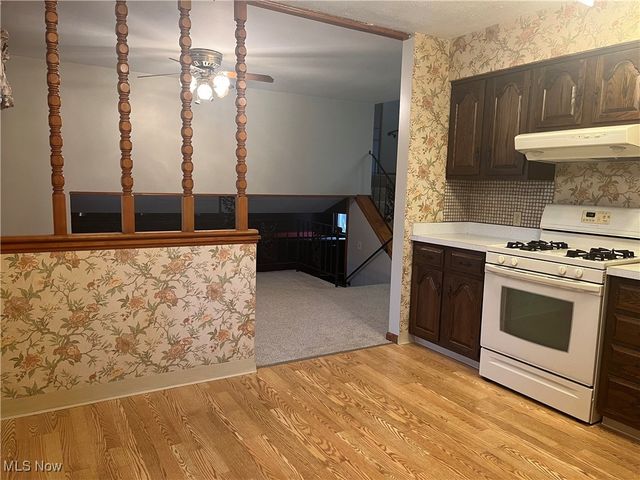 9152 Fosdick Road, Valley View, OH 44125