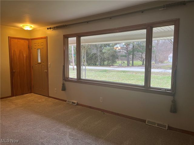 9152 Fosdick Road, Valley View, OH 44125