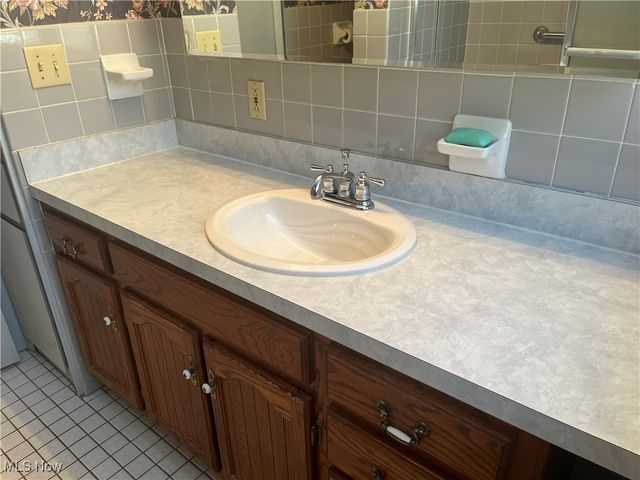 9152 Fosdick Road, Valley View, OH 44125