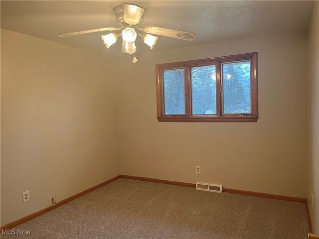 9152 Fosdick Road, Valley View, OH 44125