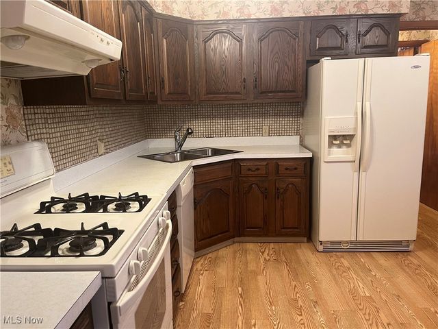 9152 Fosdick Road, Valley View, OH 44125