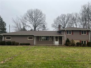 9152 Fosdick Road, Valley View, OH 44125