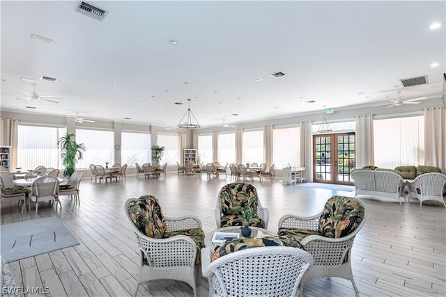 6830 Beach Resort DR 12, Naples, FL 34114