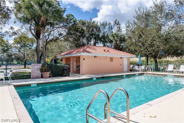 6830 Beach Resort DR 12, Naples, FL 34114