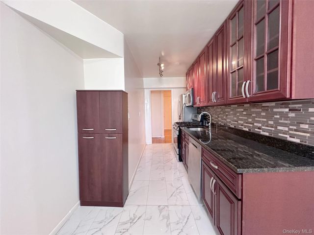 270 N Broadway 2HI, Yonkers, NY 10701