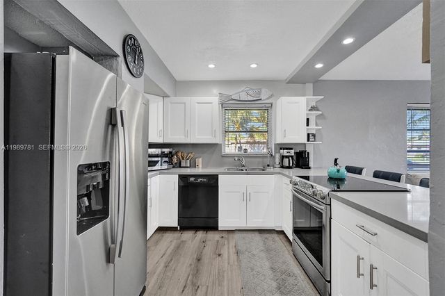 529 NW 8th St, Dania Beach, FL 33004