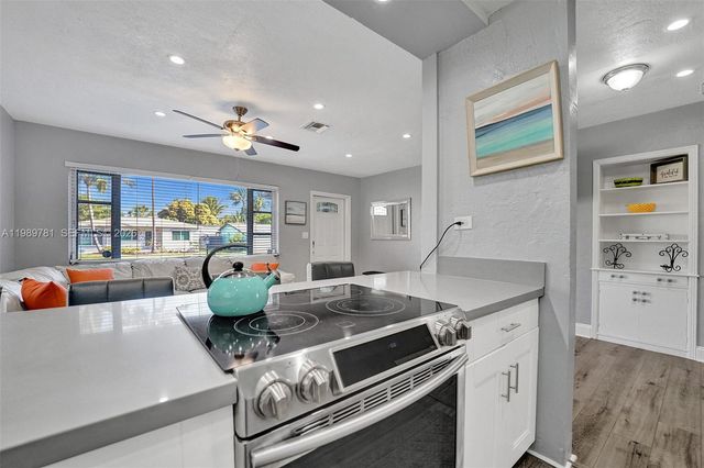 529 NW 8th St, Dania Beach, FL 33004