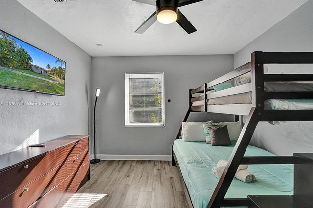 529 NW 8th St, Dania Beach, FL 33004