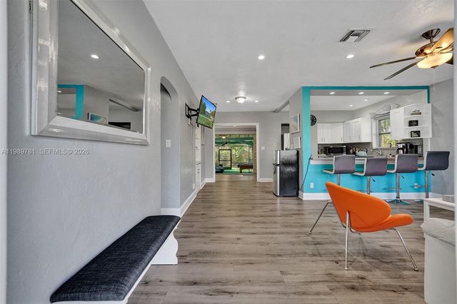 529 NW 8th St, Dania Beach, FL 33004