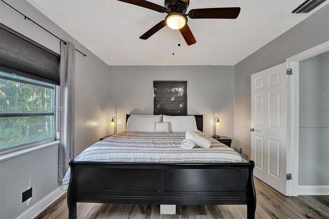 529 NW 8th St, Dania Beach, FL 33004