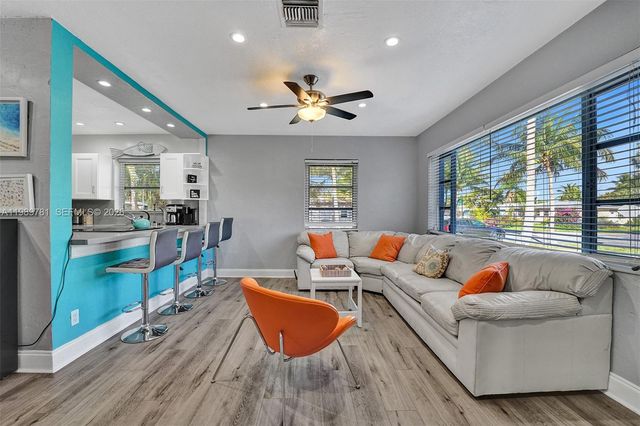 529 NW 8th St, Dania Beach, FL 33004