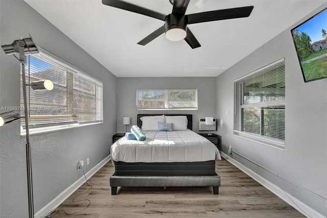 529 NW 8th St, Dania Beach, FL 33004