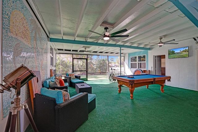 529 NW 8th St, Dania Beach, FL 33004