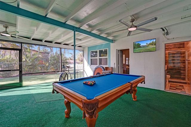 529 NW 8th St, Dania Beach, FL 33004