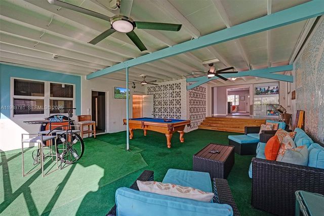 529 NW 8th St, Dania Beach, FL 33004