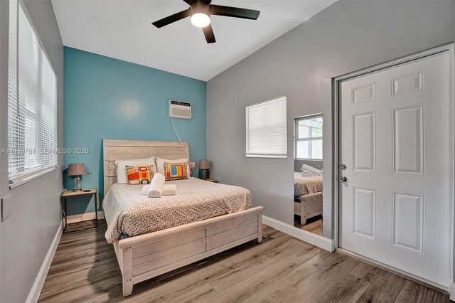 529 NW 8th St, Dania Beach, FL 33004