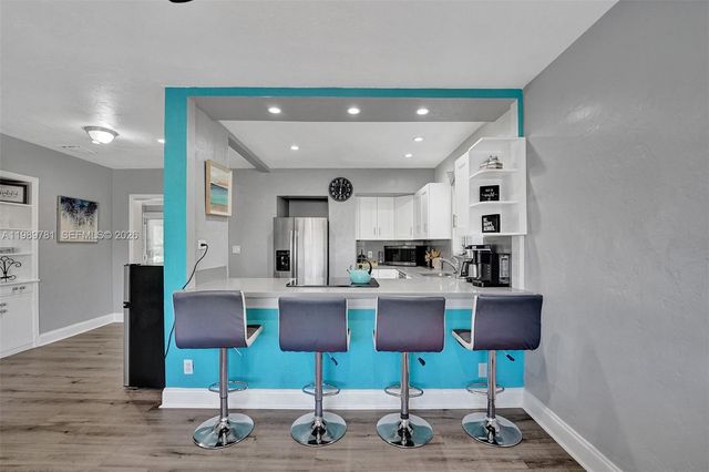 529 NW 8th St, Dania Beach, FL 33004