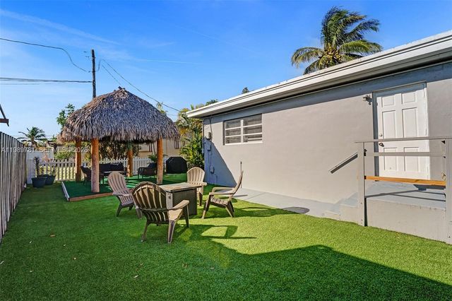 529 NW 8th St, Dania Beach, FL 33004