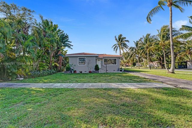 529 NW 8th St, Dania Beach, FL 33004