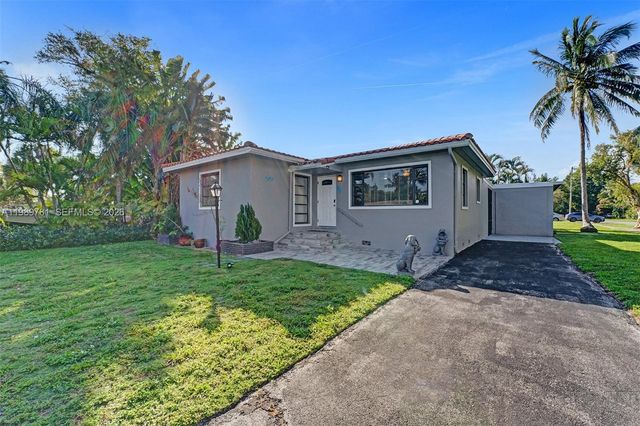 529 NW 8th St, Dania Beach, FL 33004