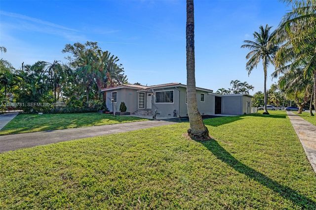 529 NW 8th St, Dania Beach, FL 33004
