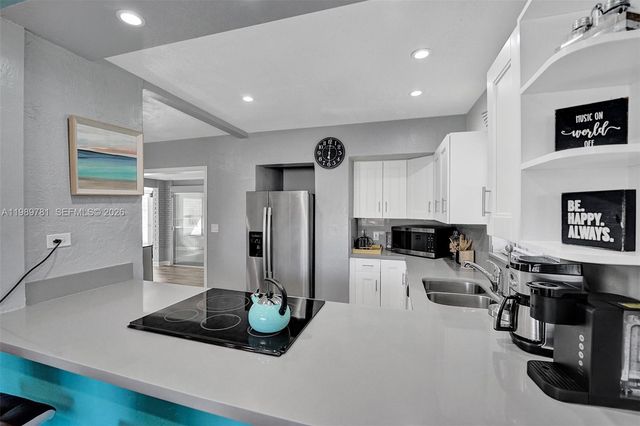 529 NW 8th St, Dania Beach, FL 33004