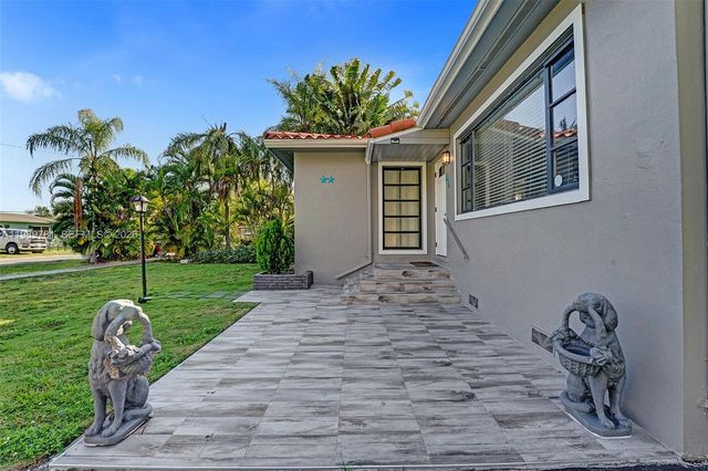 529 NW 8th St, Dania Beach, FL 33004