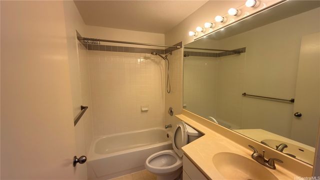 94-604 Lumiaina Street U203, Waipahu, HI 96797