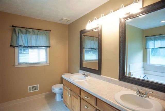 125 Wedgefield Drive, Mcdonough, GA 30252
