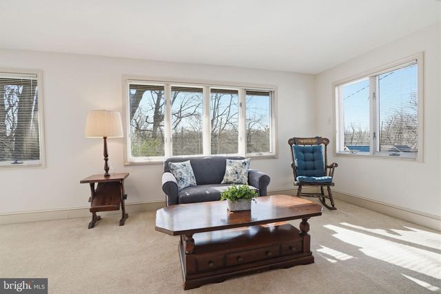 4400 NEWPORTVILLE RD, Levittown, PA 19056