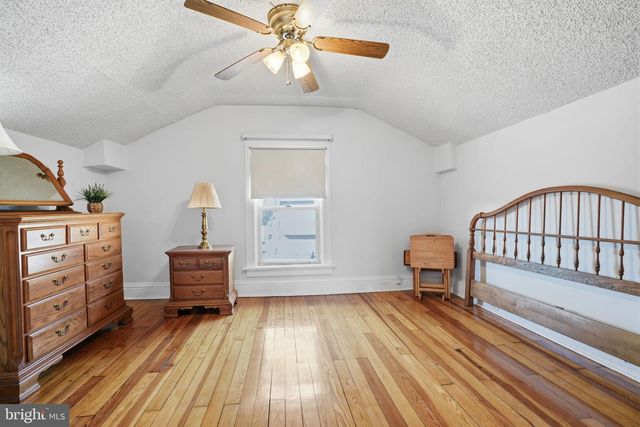 4400 NEWPORTVILLE RD, Levittown, PA 19056