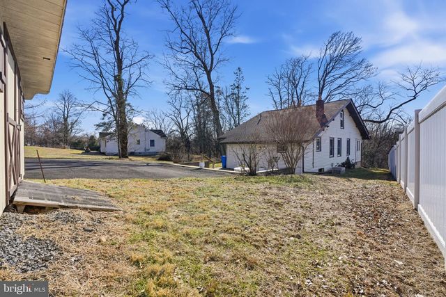 4400 NEWPORTVILLE RD, Levittown, PA 19056