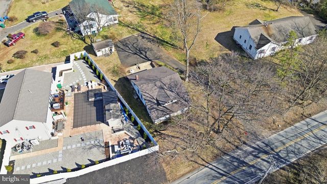 4400 NEWPORTVILLE RD, Levittown, PA 19056