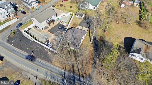 4400 NEWPORTVILLE RD, Levittown, PA 19056